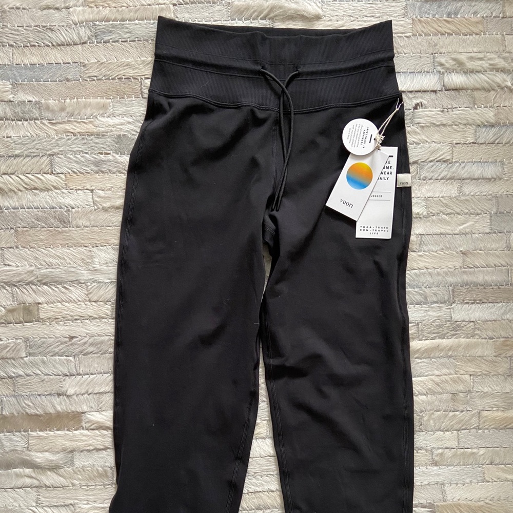 Vuori Daily Jogger